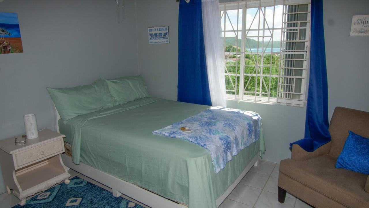 876 Ja Oasis & Homestay - By Kingston Airport Buitenkant foto